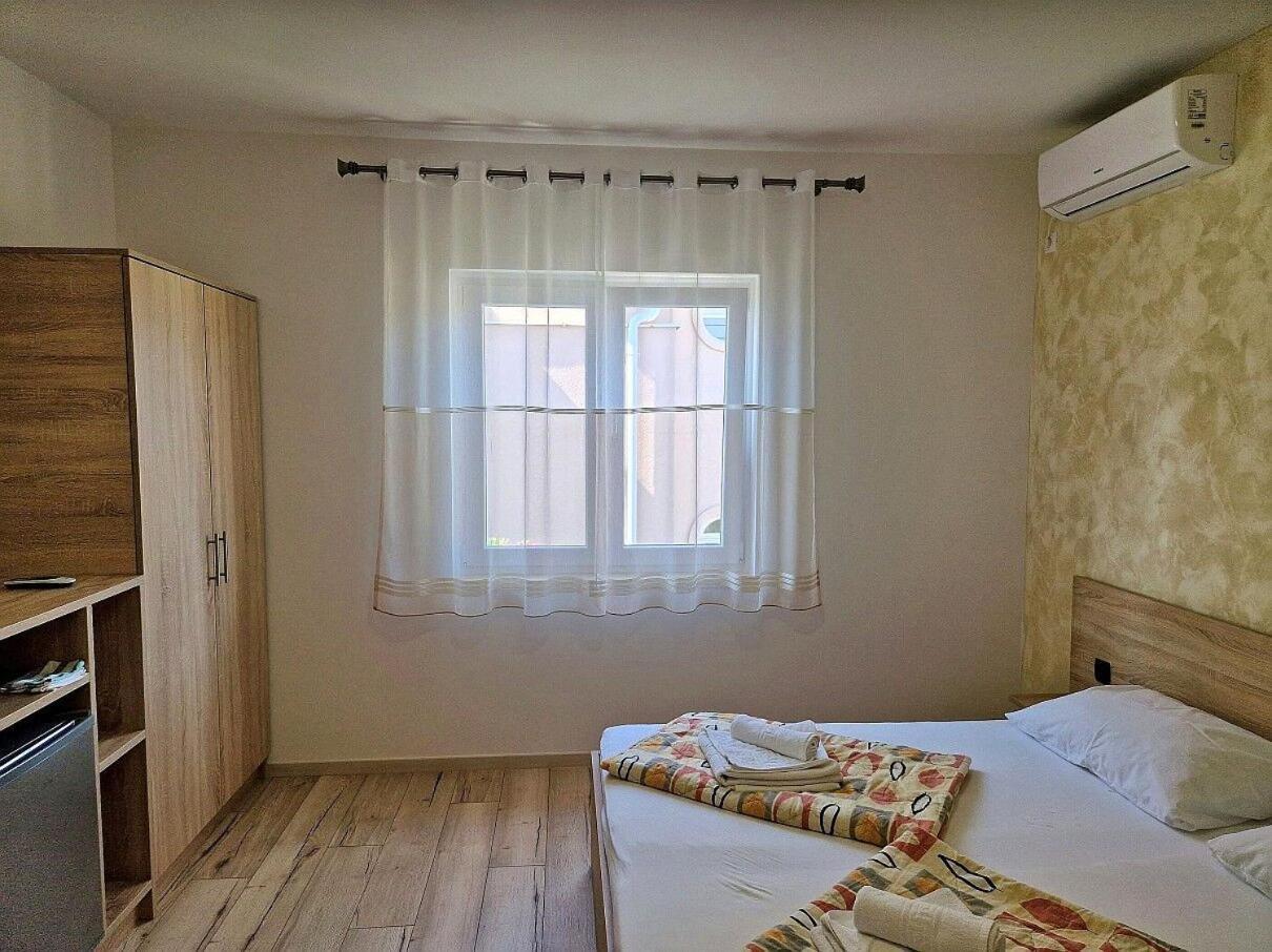 Apartment And Rooms Amenka 노바야 외부 사진